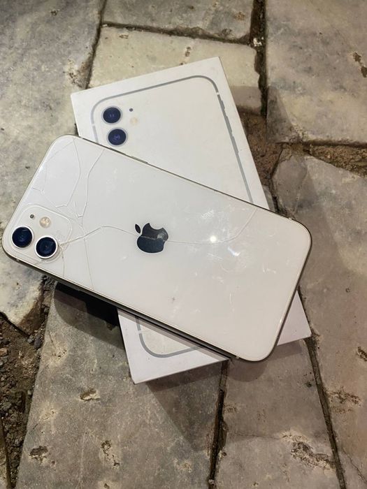 IPHONE 11 white 128гб