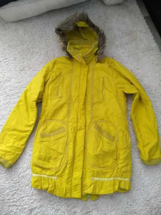 Продам детские куртки.