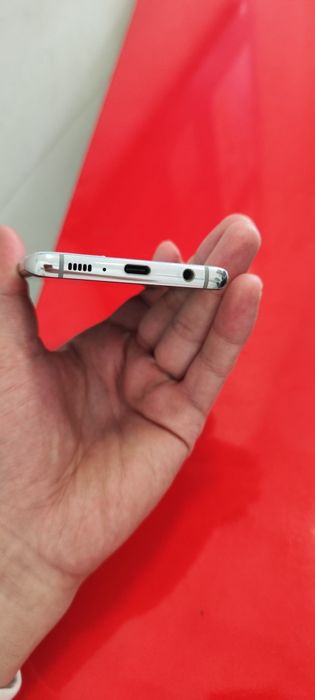 Samsung S10. Ideal