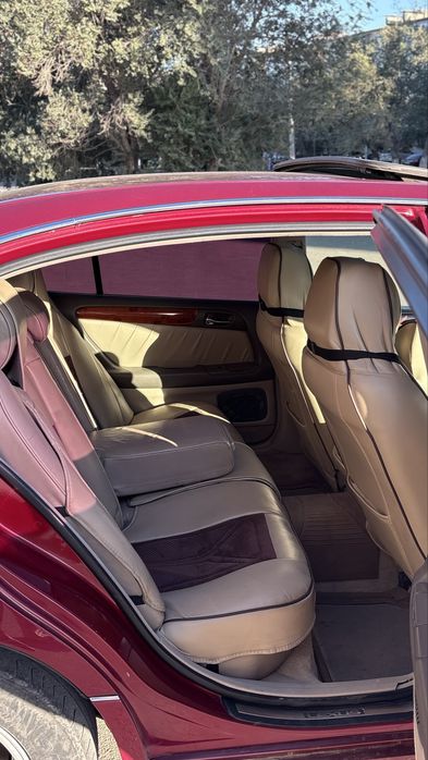 Продам машину Lexus GS 300