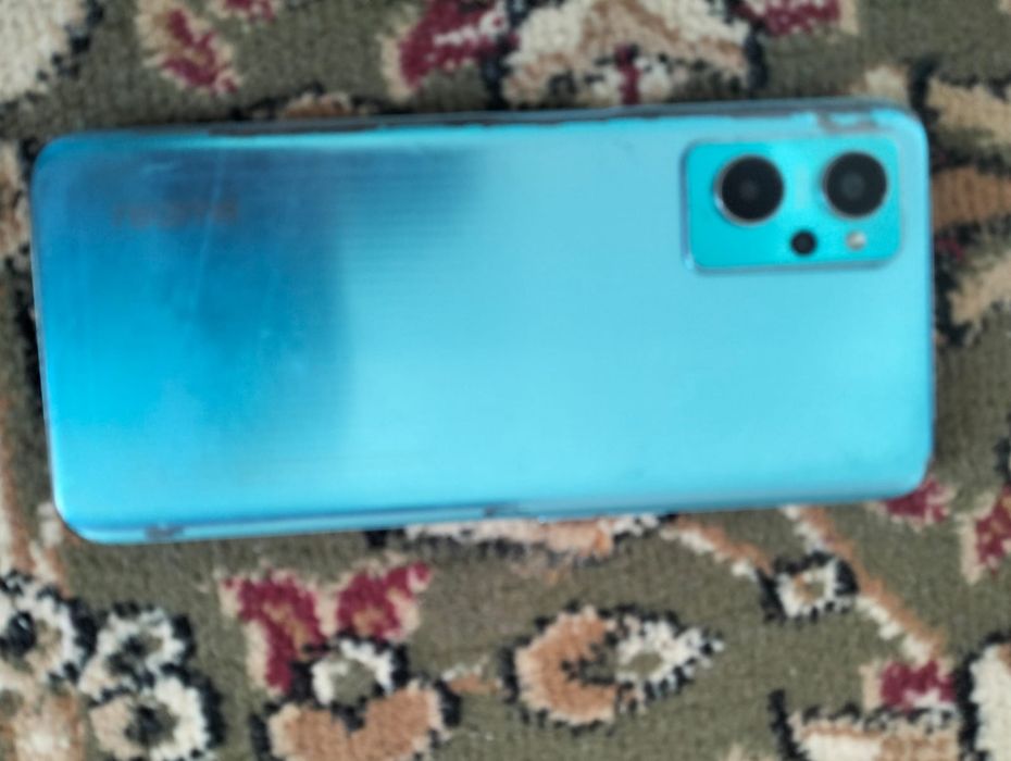 Продает Realmi 9i