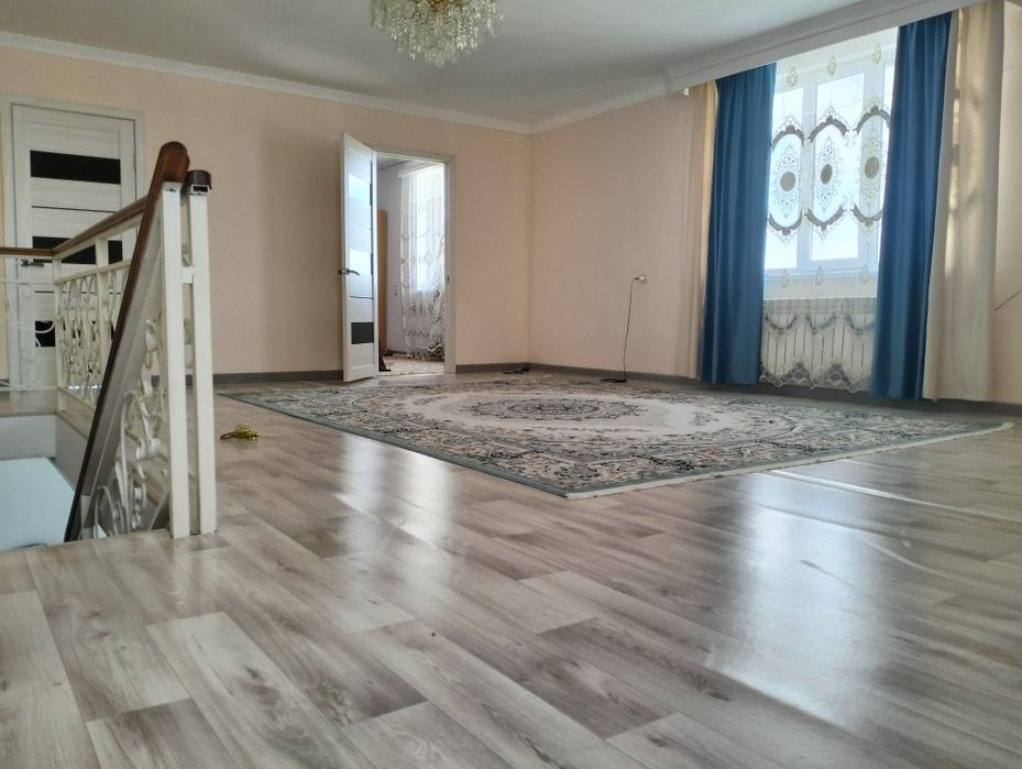 Частный дом с магазином