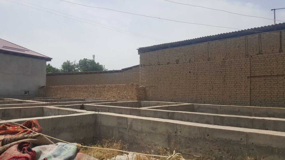 Продается участок с домом в центре Аккургана!