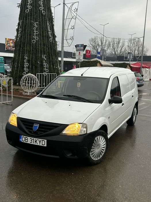 Vând Logan van 1,4 benzina