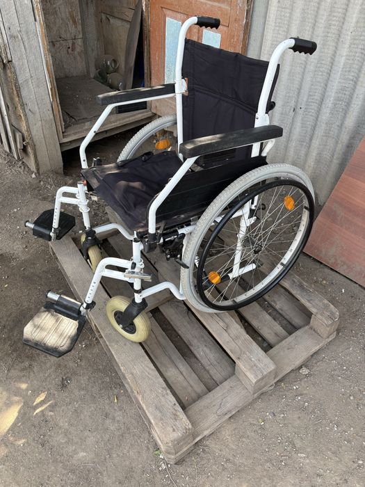 Продам инвалидную коляску