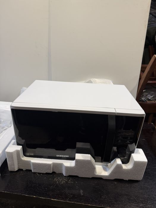 Микровълнова фурна SAMSUNG MG23K3515AW/OL