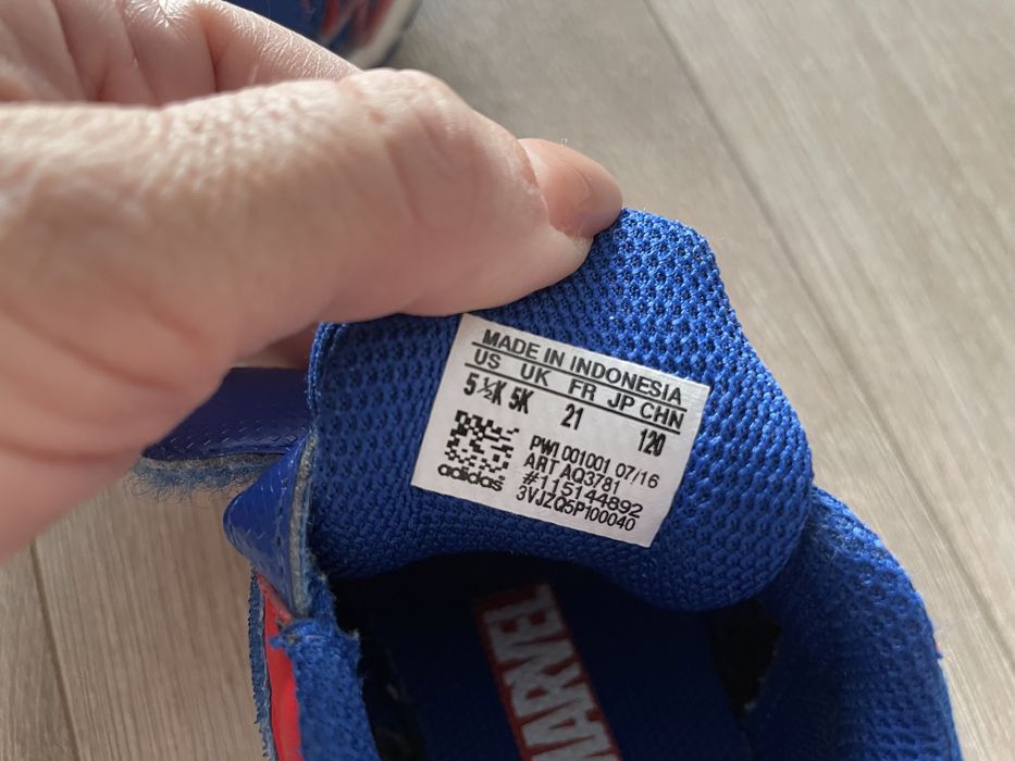 Adidas spiderman 21