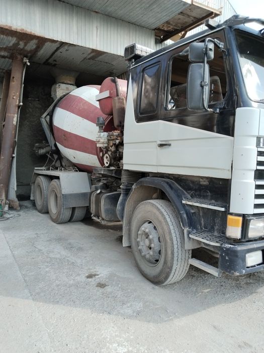 Продам автомашину миксер.