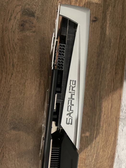 Rx 5700 xt 8gb продаю