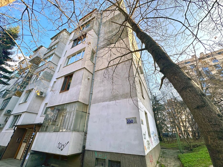 Продава се Тристаен апартамент в София, Гоце Делчев - 75 кв.м за 2040 €/кв.м - Снимка #13