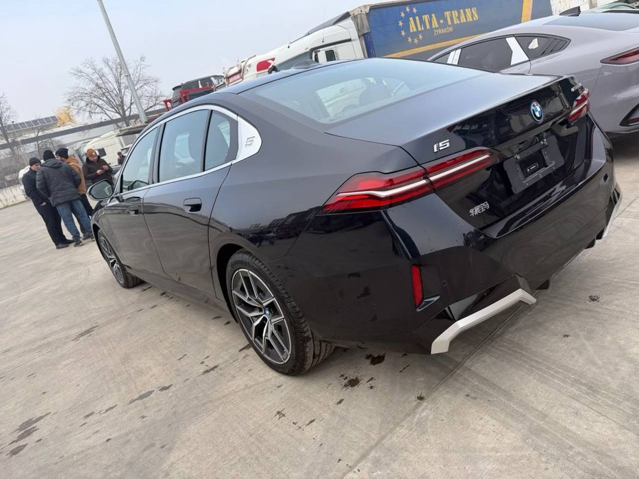 Bmw i5 35l m-sport bez probeg