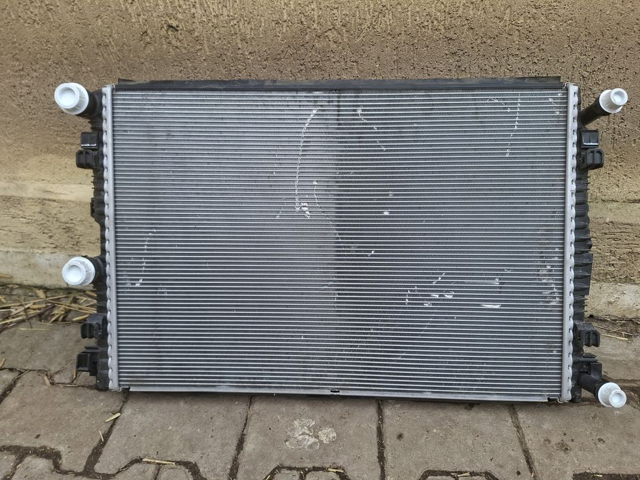 Vând set 3 Radiatoare 2 de apă+ Climă gama vag 1,5  Vezi codurile