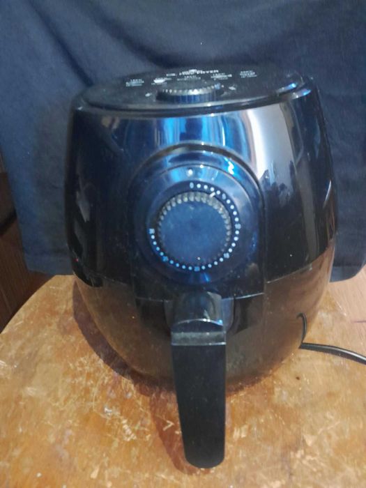 чисто нов фритюрник с горещ въздух (еърфрайър) Max Chef Oil Free Fryer