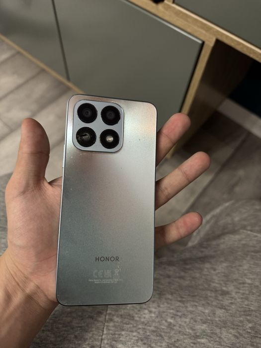 Honor телефон.