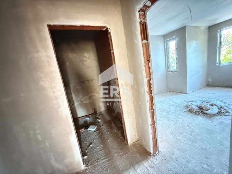 Двустаен апартамент за продажба, в новострояща се сграда с Акт 14, в р