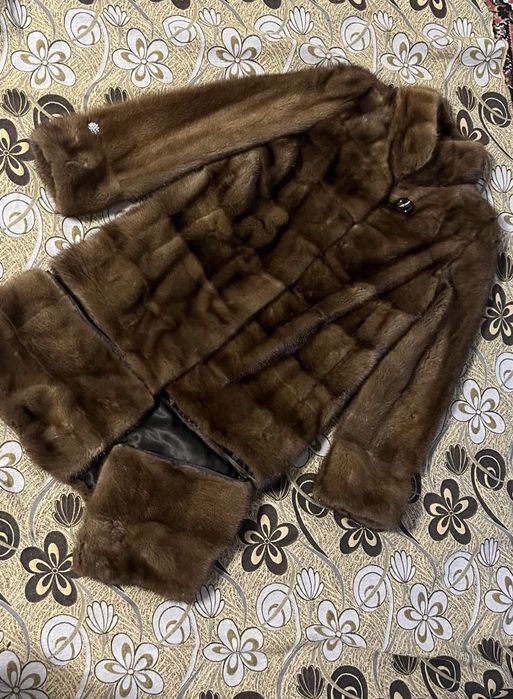 Продам шубку б/y