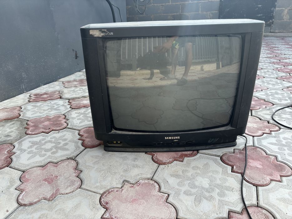 Телевизор старый рабочий