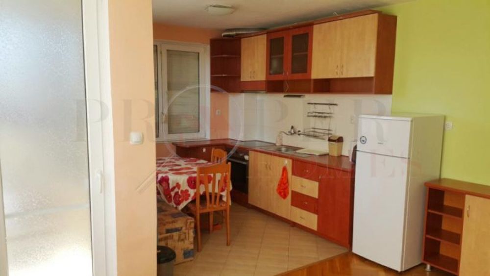 Дава се под наем Тристаен апартамент в Велико Търново, Акация - 80 кв.м за 357 € - Снимка #6