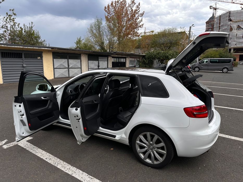Audi A3 1.6 MPI Benzină Automată, 2010