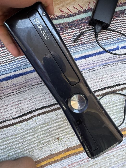 Xbox 360 slim defect , fara accesorii