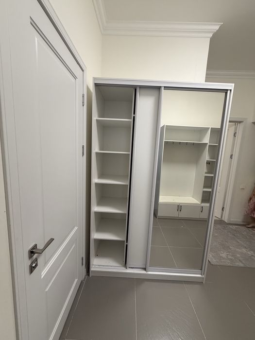 Два белых ДСП шкафа (самовывоз)