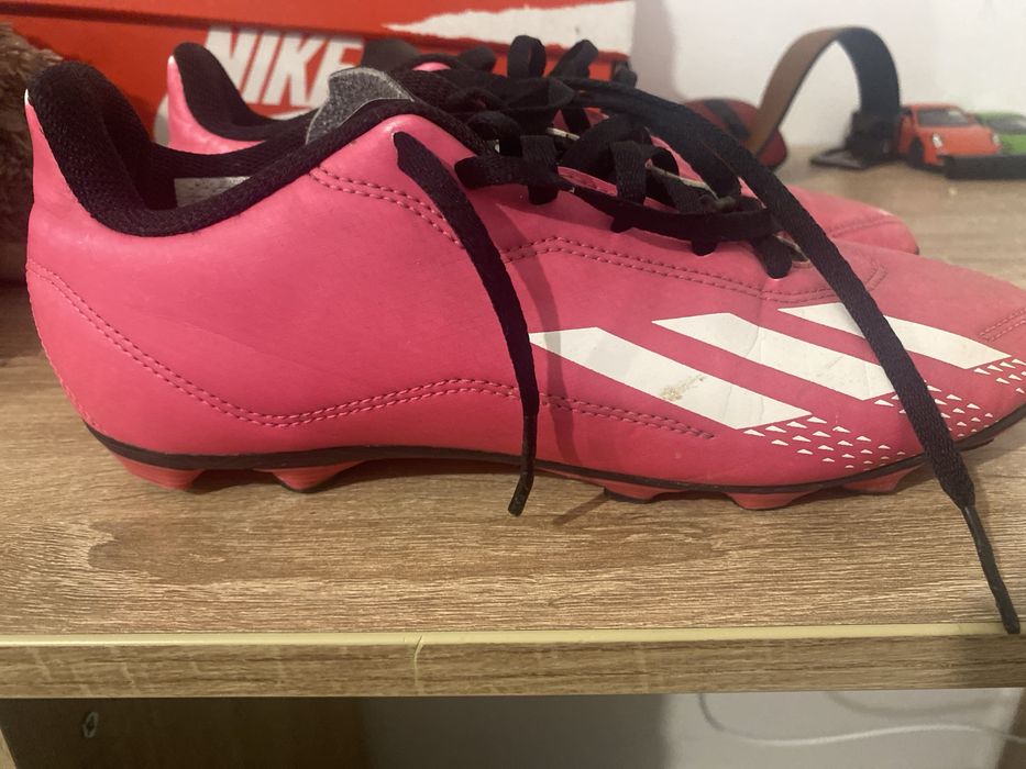 Ghete adidas cu crampoane