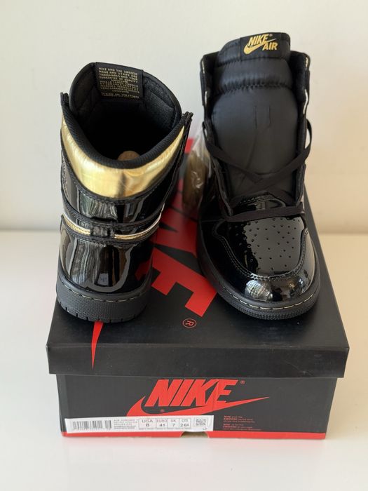 Air Jordan 1 Retro Black Metallic Gold  Full Box New