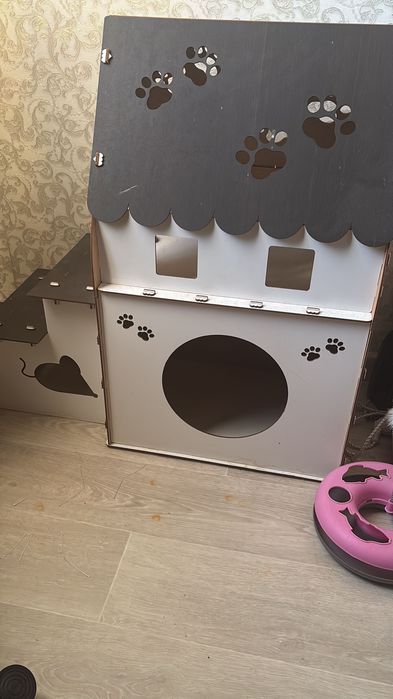 Продам домик для котят