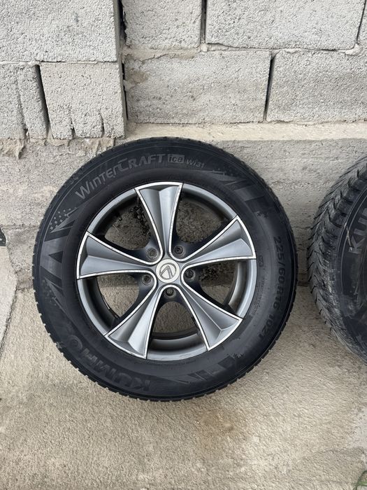 Продам диски с шинами R16