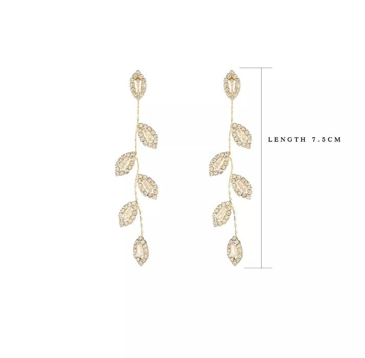 Дамски обеци.Висящи със златно покритие 14 карата.НОВИ.