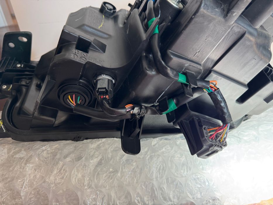 Mazda CX-30 LED Фар Десен