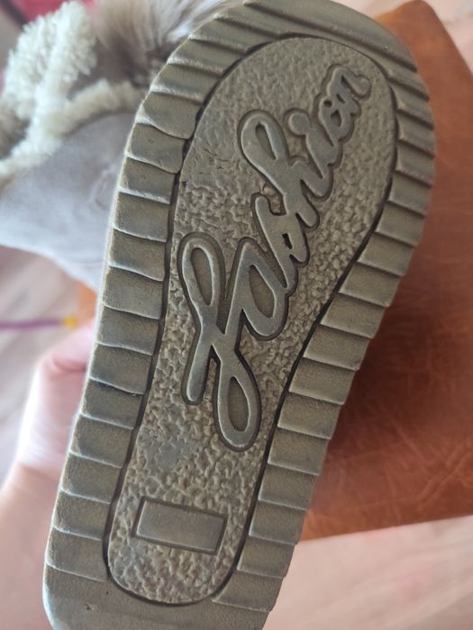 Уги полностью натуралка на девочку