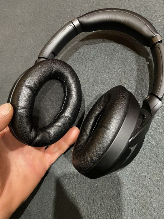 Продавам безжични слушалки Sony