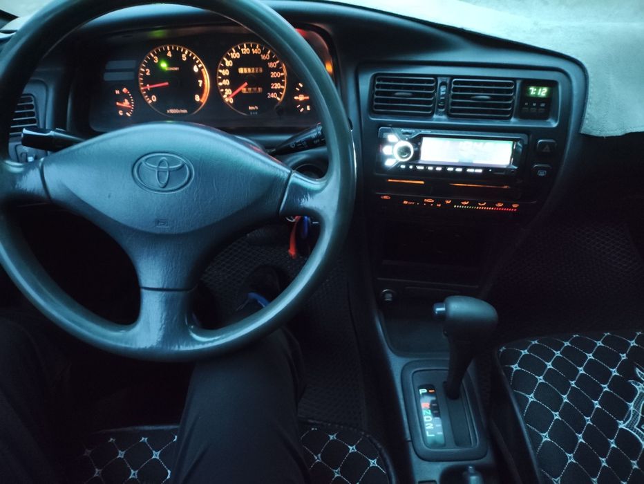 Toyota Corolla.  автомат, кондиционер