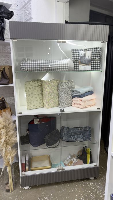 Продам все  для магазина