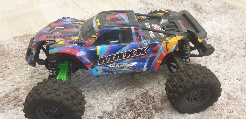 Traxxas maxx v2 4s цена до края на месеца