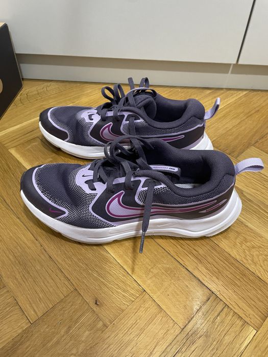 Маратонки NIKE -номер 36,5