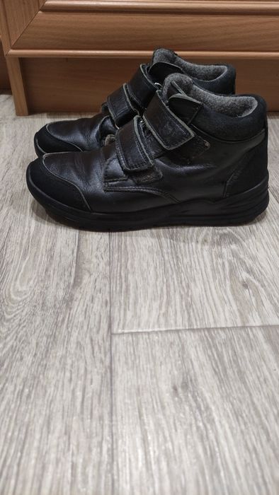 Продам ботинки сапоги 32р