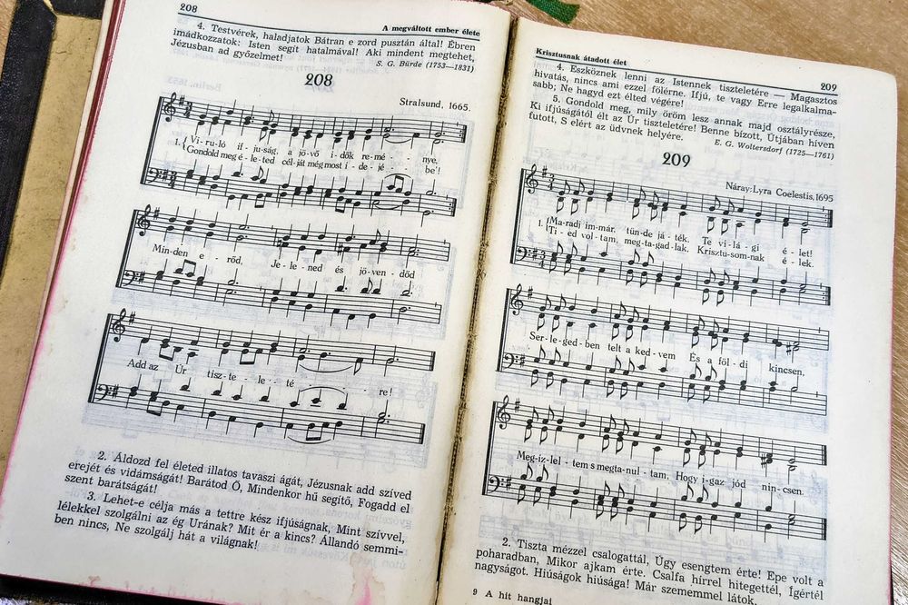 Imnuri Bisericești *limba maghiară