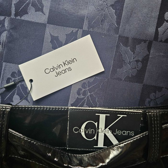 Нов лачен латексов панталон "Calvil Klein" "Келвин Клайн", размер L