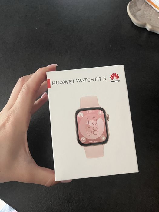 Часовник huawei fit 3