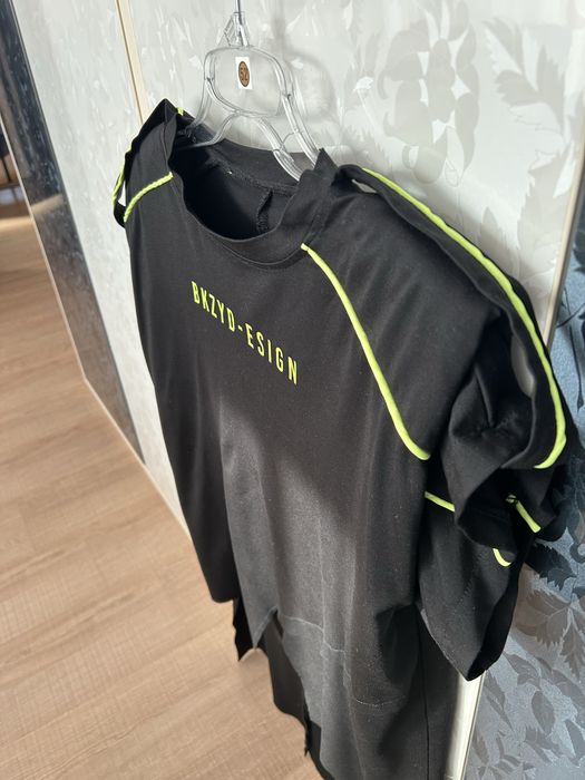 Bluza moderna cu o croiala speciala