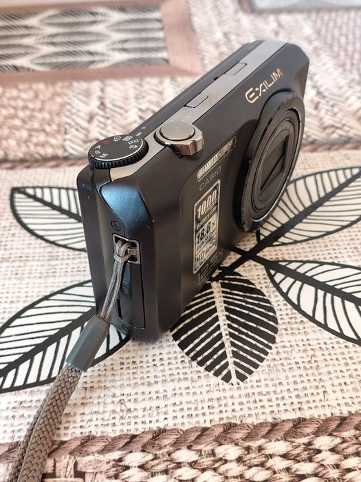Aparat foto Casio ex h30