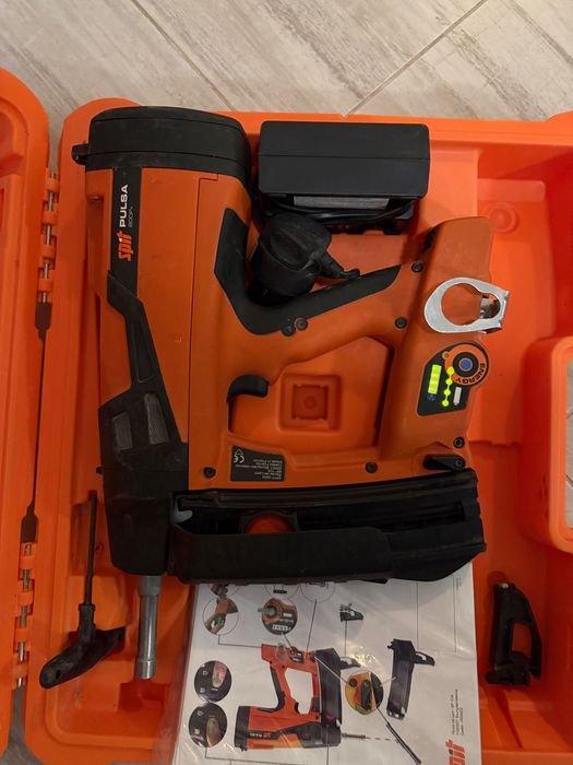 Spit Pulsa 800P+ набива пирони в бетон и метал отличен