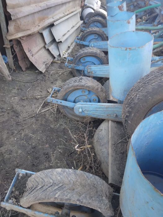 Vând semanatoare spc 6 cu fertilizare