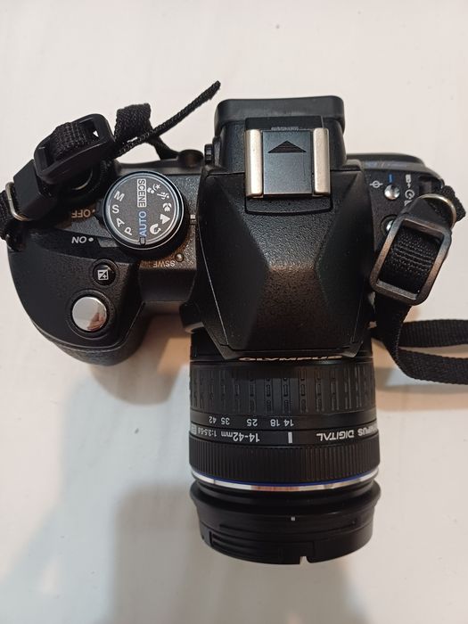 Vând Olympus E‑520 DSLR +Obiectiv kit 14‑42 mm inclus
