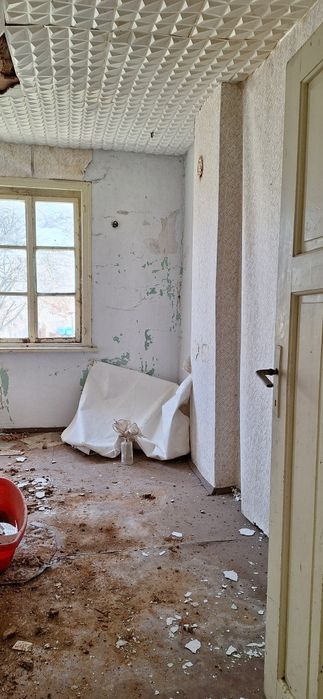 Продавам Къща с Двор/1500кв.м/  - с.Василовци обл.Софийска