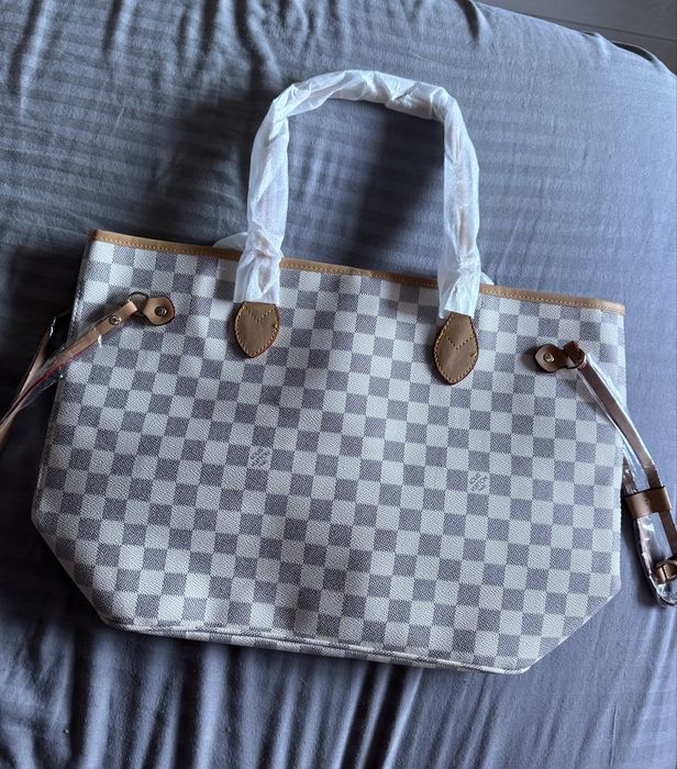 Geanta Louis Vuitton cu portofel