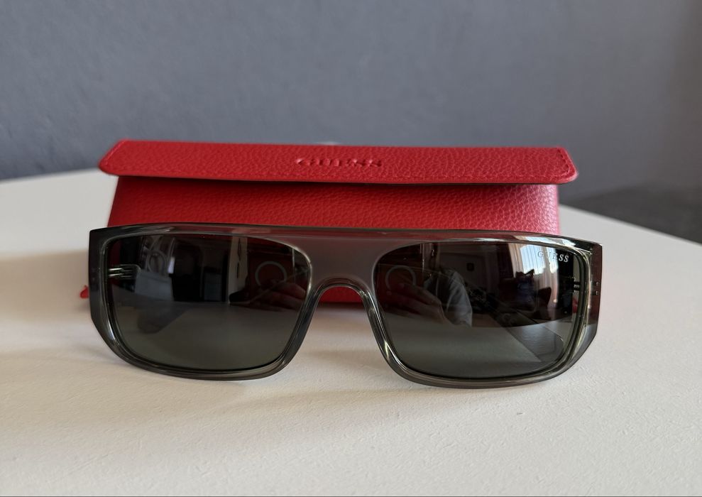 Ochelari GUESS..