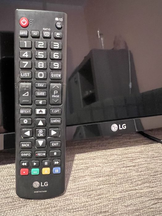 Tv lg 32 80 cm ( cu suport metalic)